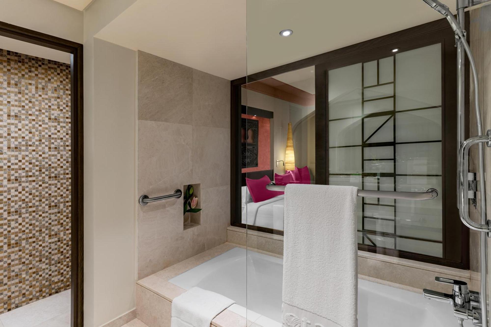 Resort Rotana 5*