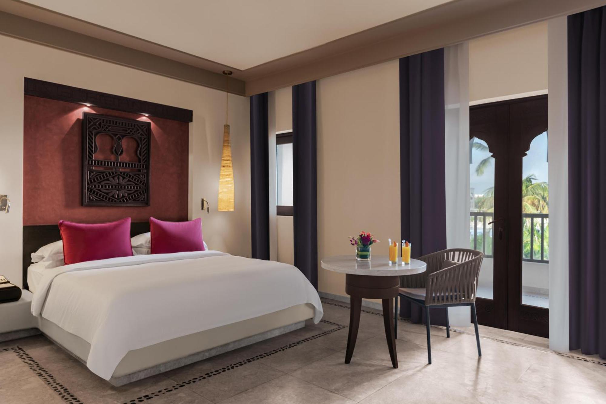 Rotana 5*